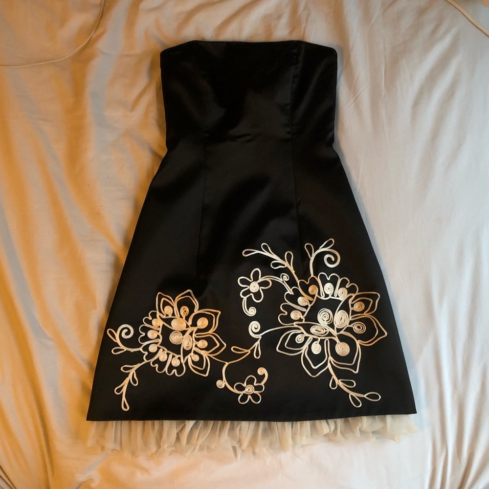 Laundry by Shelli Segal Dress